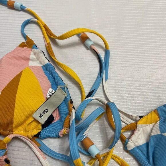 Maaji Swizzle Camellia Sliding Triangle Reversible Bikini Top Size Medium - Picture 5 of 7